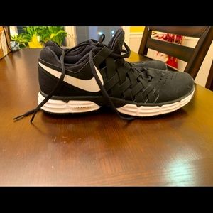 Nike black size 11 men’s athletic shoes